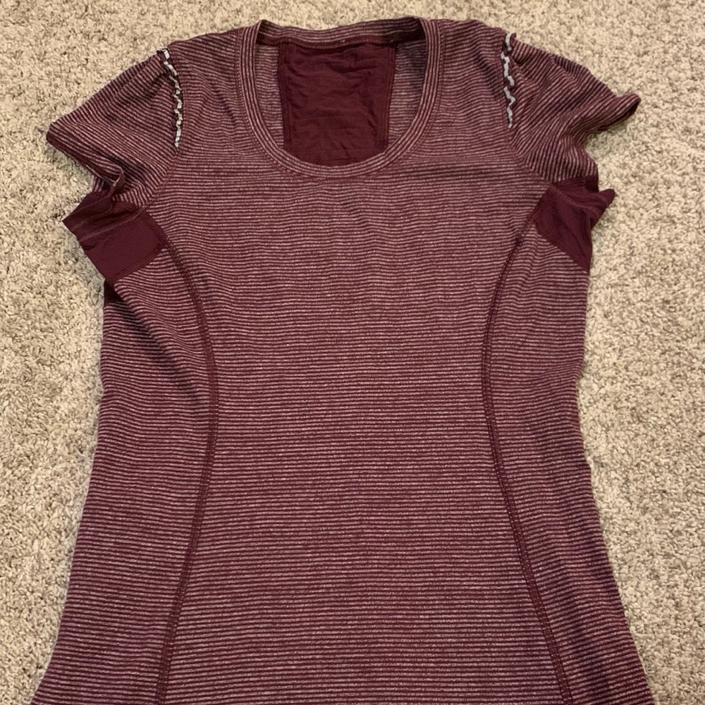 Lululemon shirt sleeve top size 6